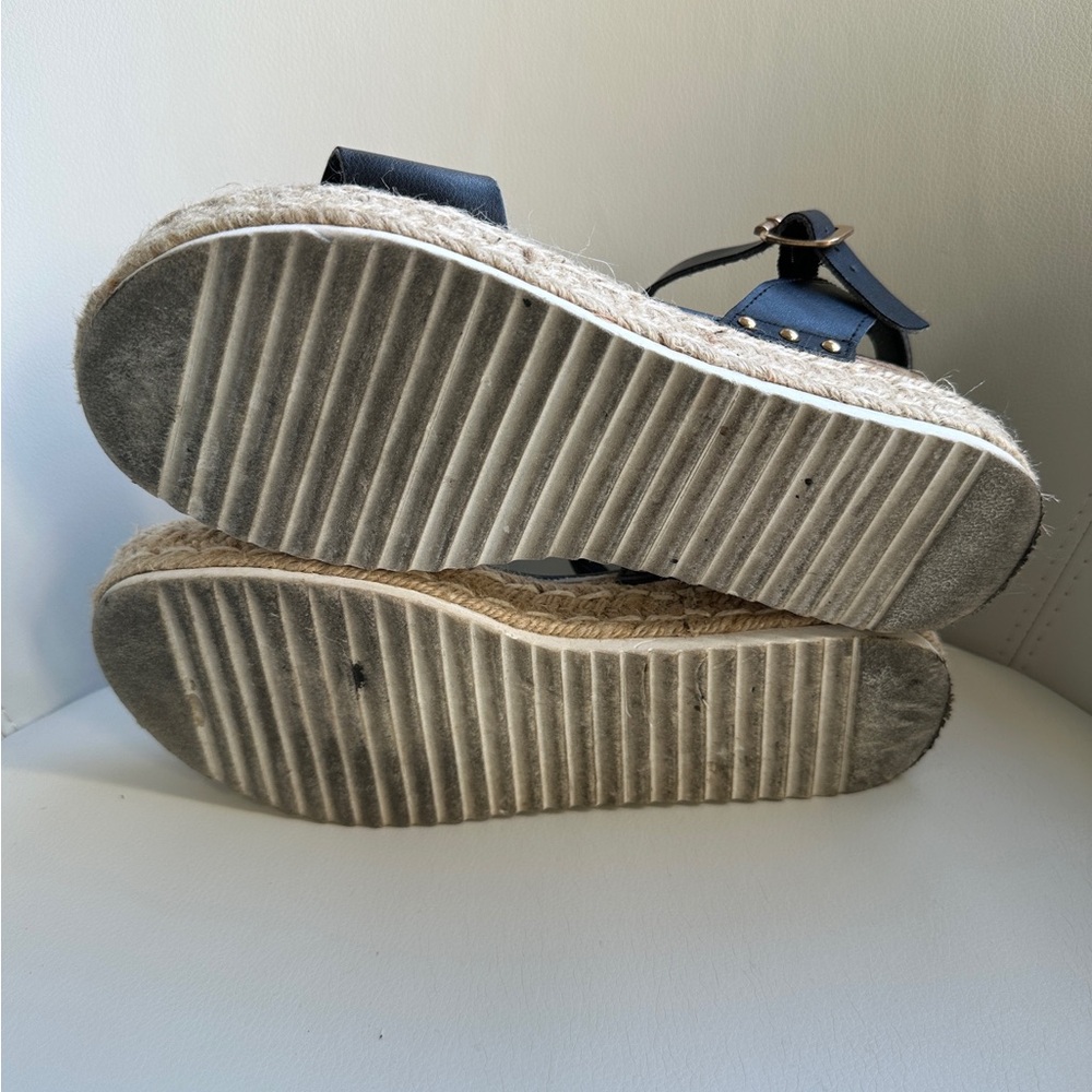 Cushionaire Melissa Platform Wedge Espadrille Sandals in Size 7.5 - Picture 13 of 13